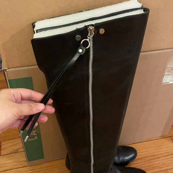 Jessica Simpson over the knee black boots - Picture 7 of 11